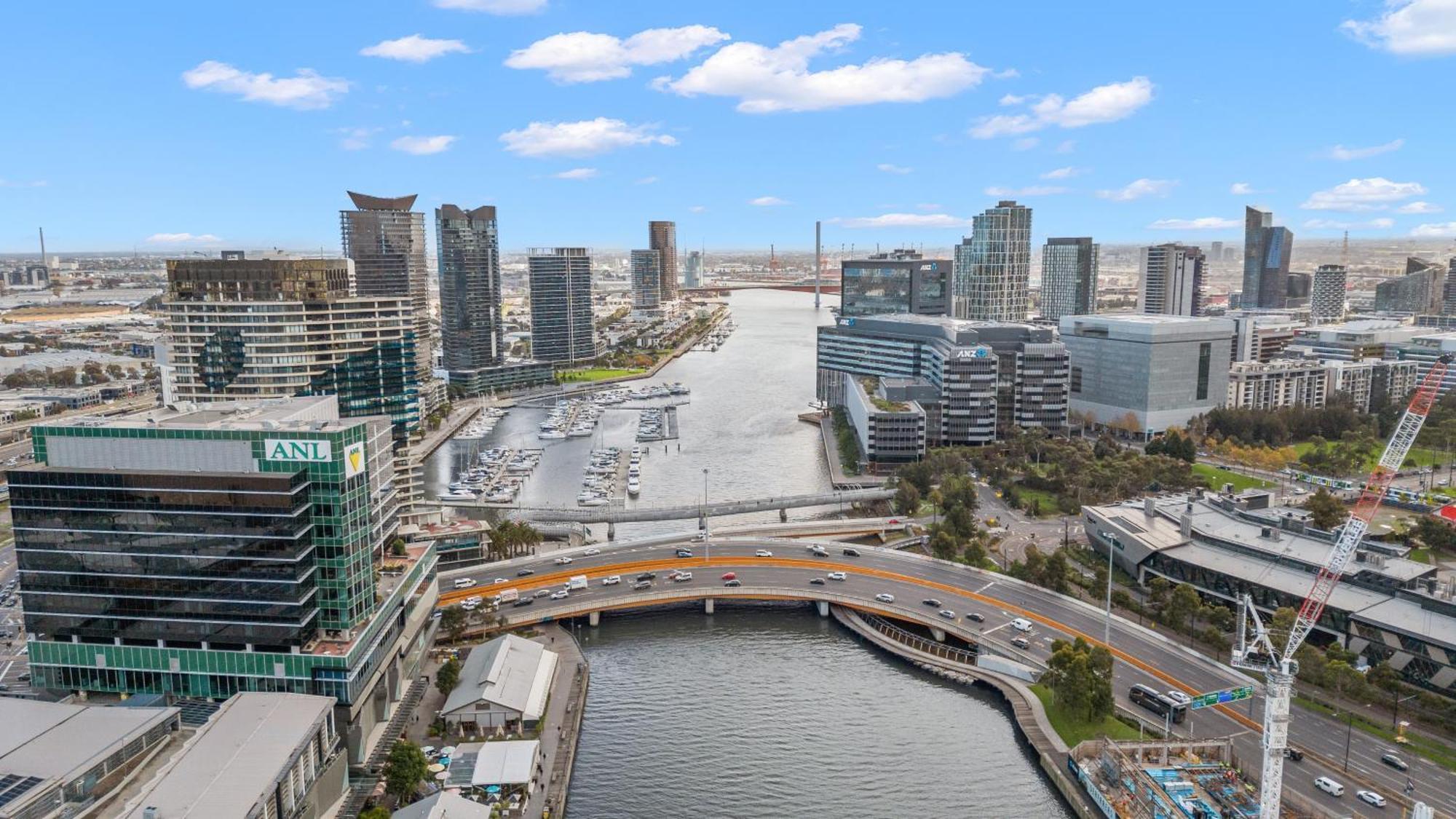 Resort Style Living Yarra Wharf เมลเบิร์น ภายนอก รูปภาพ