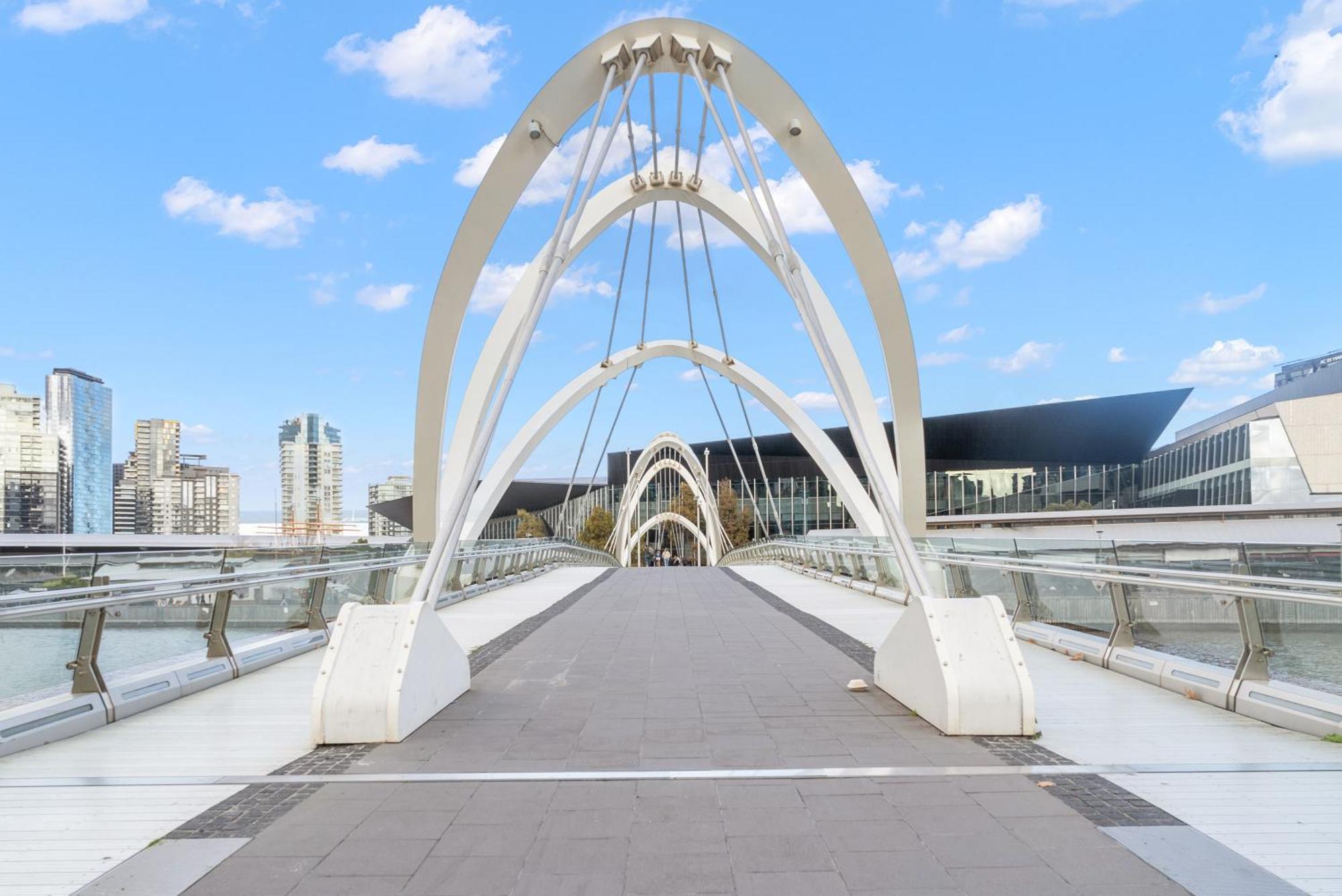 Resort Style Living Yarra Wharf เมลเบิร์น ภายนอก รูปภาพ